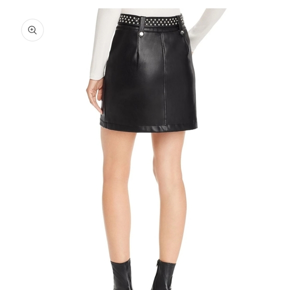 Aqua Luxe Women's Black Faux Leather Belted Skirt - Picture 2 of 5